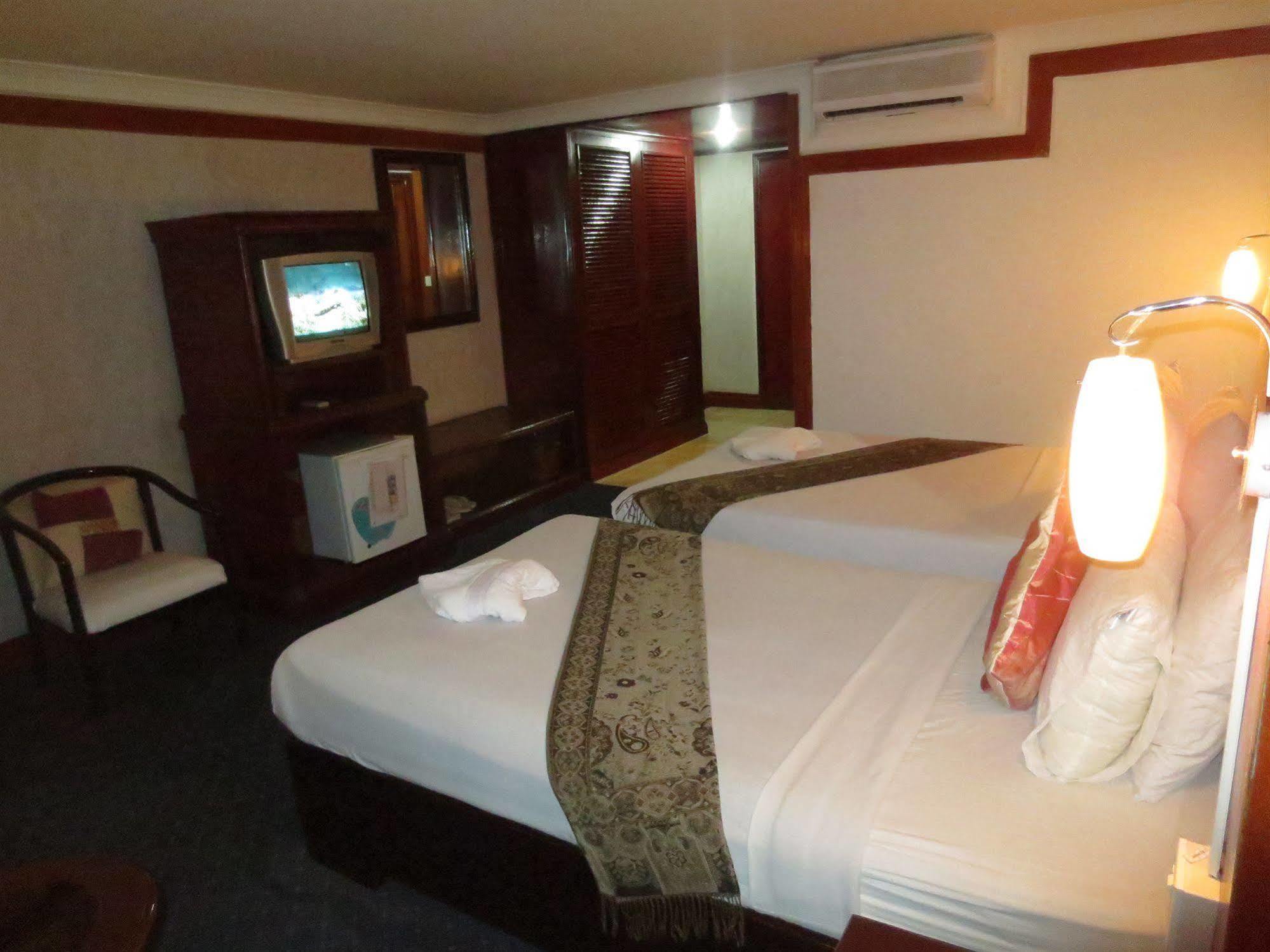 פנום פן Khmeroyal Hotel מראה חיצוני תמונה